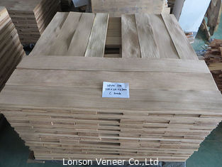 La pavimentazione di legno naturale di spessore 1mm impiallaccia il grado Rift Sawn Medium Density di C