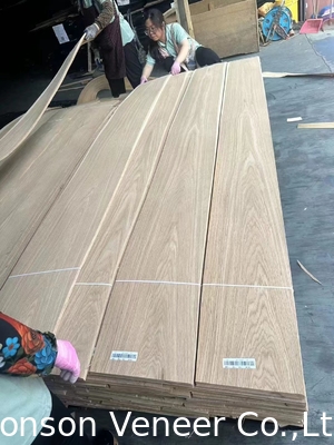 0.4mm Pannello di Legno di Quercia Bianco Rivestimento di Legno di Quercia Grado AAA buono in magazzino Crown Cut