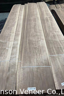 Taglio Crowm Veneer di Noce Americana Naturale Grado A/B Spessore 0,45 mm