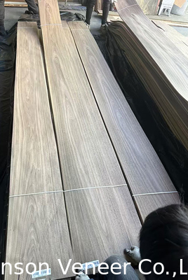 Corone tagliata American Walnut Veneer Naturale AA Grade Spessore 0,42 mm Livello colore